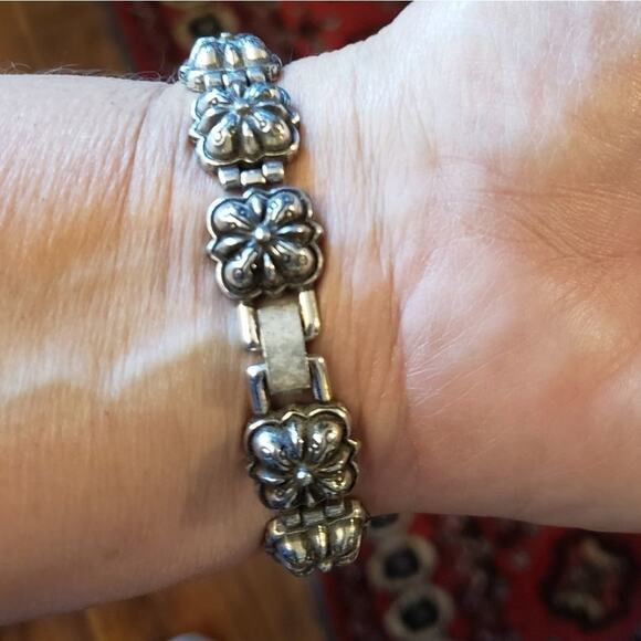 BRIGHTON vintage silver, linked flower, bracelet - Picture 3 of 7